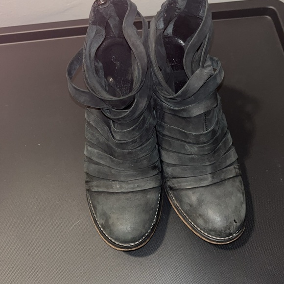 Free People black strappy boots size 37 EUC do show signs of ware. - Picture 6 of 6